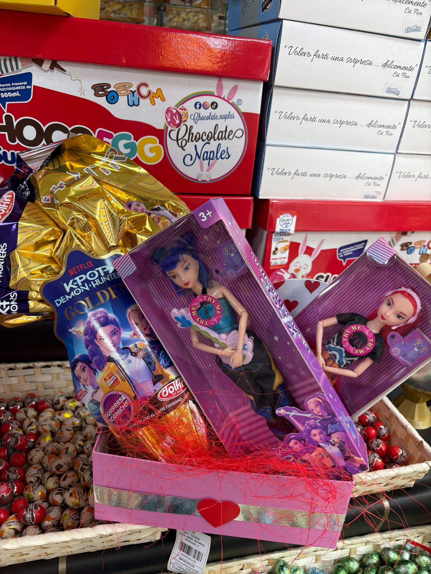 Box k-pop UOVO + 2 bambole + box