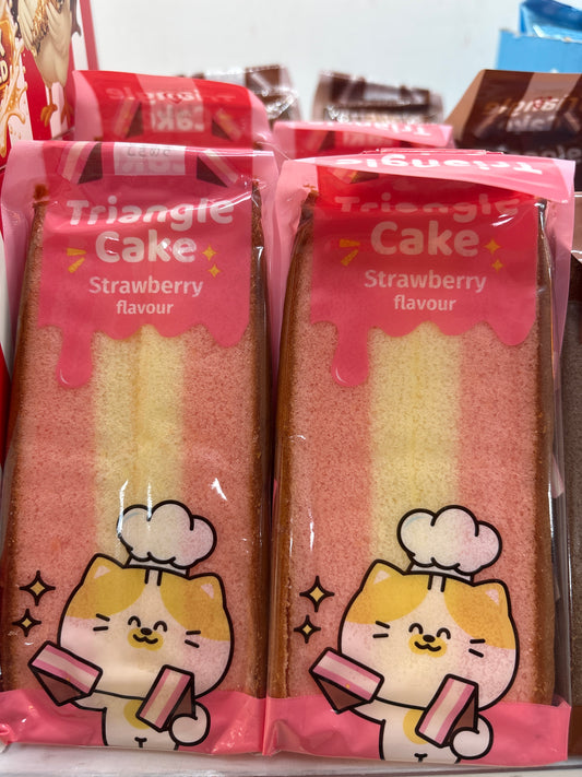 Triangle cake strawberry 🍓